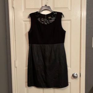 Black sleeveless dress